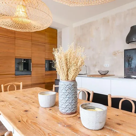 Ermitage - Magnificent With Panoramic View *